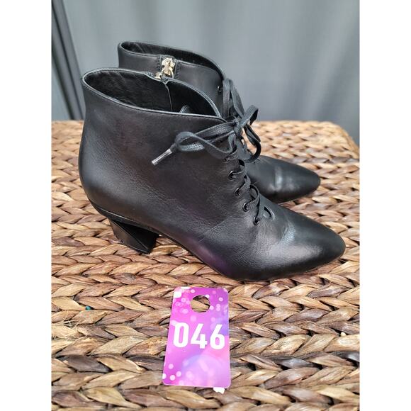 Salvatore Ferragamo Antila Ankle Boots Women's 7 Black Leather Lace Up Booties - Picture 3 of 10